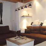 Ena *